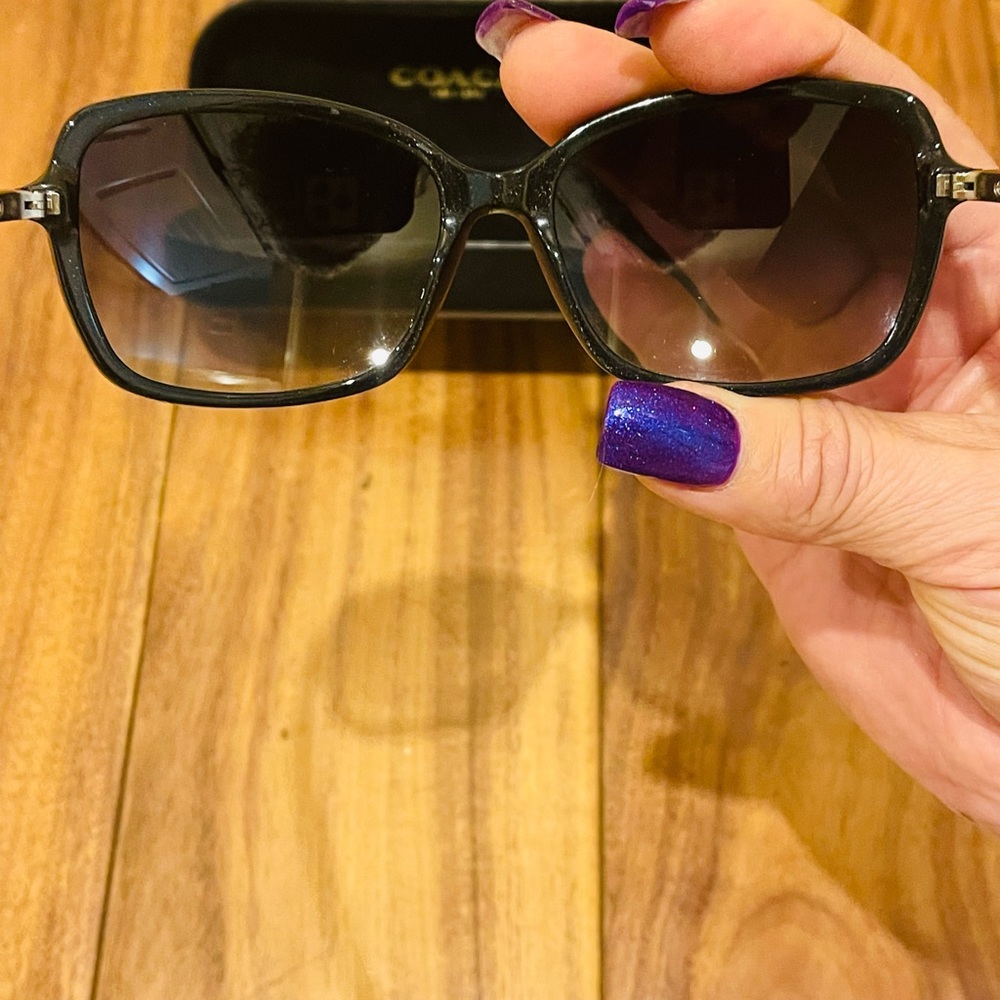 Black Coach sunglasses - Picture 6 of 6